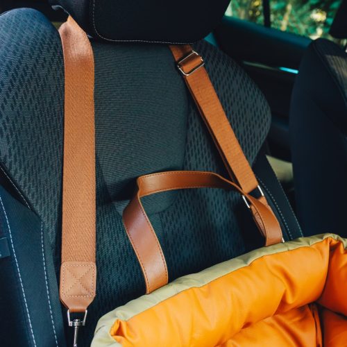 Prémium műbőr kutyaülés-magasító ágy